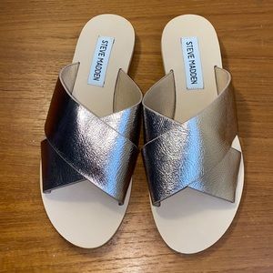 NWOB STEVE MADDEN Mylia Slide Sandal GOLD US6